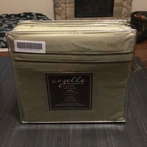 New Safe Green King Sheet Set